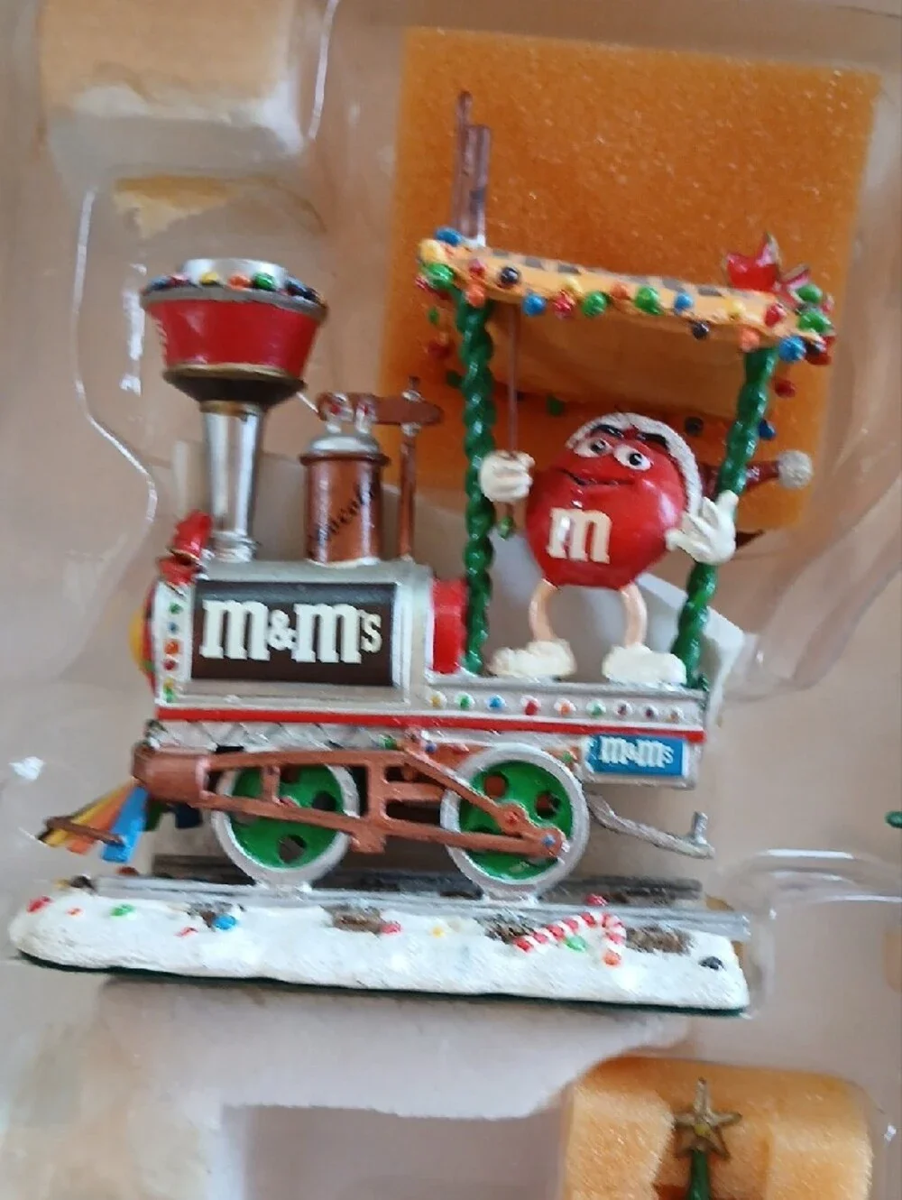 M&M'S The Danbury Mint Christmas Train and Carriage Figurine Set